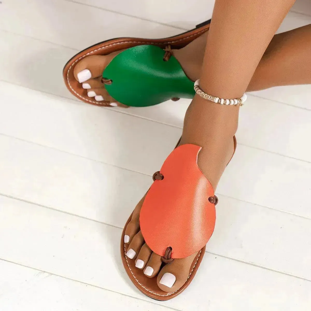 Casual Color-matching Clip-toe Sandals Summer Outdoor Personalized Flat Flip Flop  Slippers For Women.