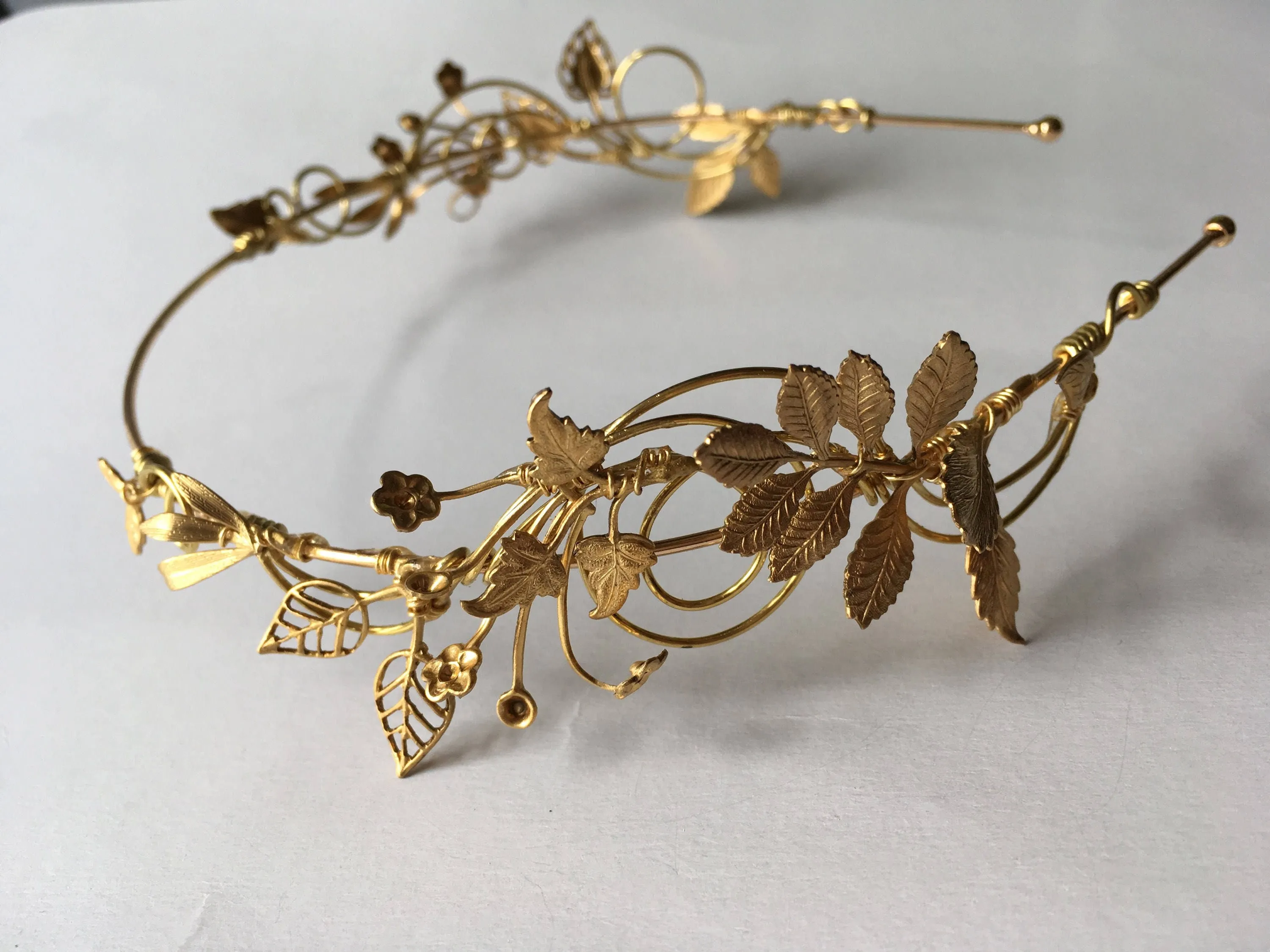 The TITANIA Leaf Headband